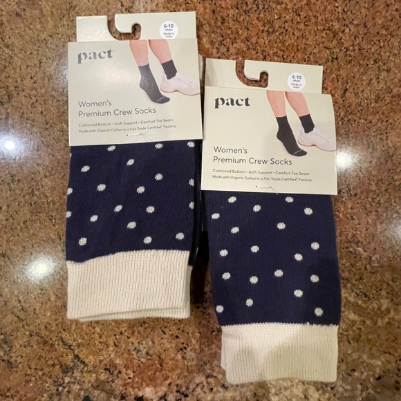 Pact Eclipse Dot Premium Crew Socks Two Pair NWT! Retail: $24 - Picture 1 of 8